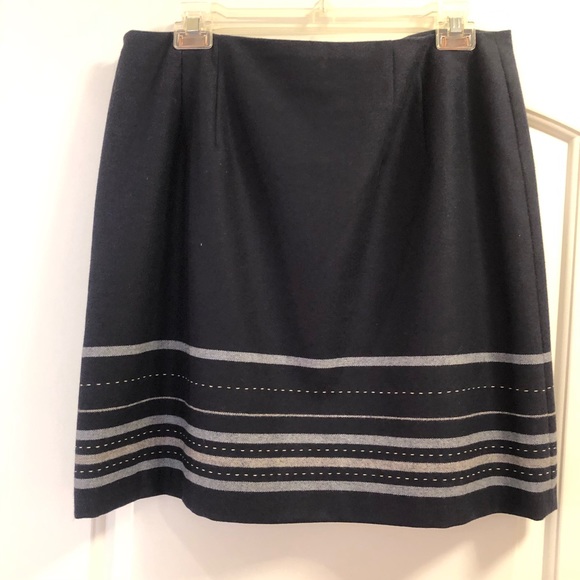 Skirt - Picture 2 of 4